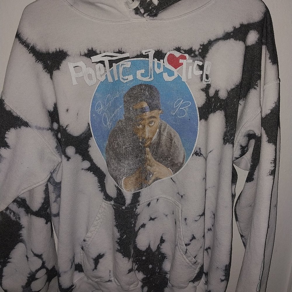 HOODIE/ SWEATSHIRT